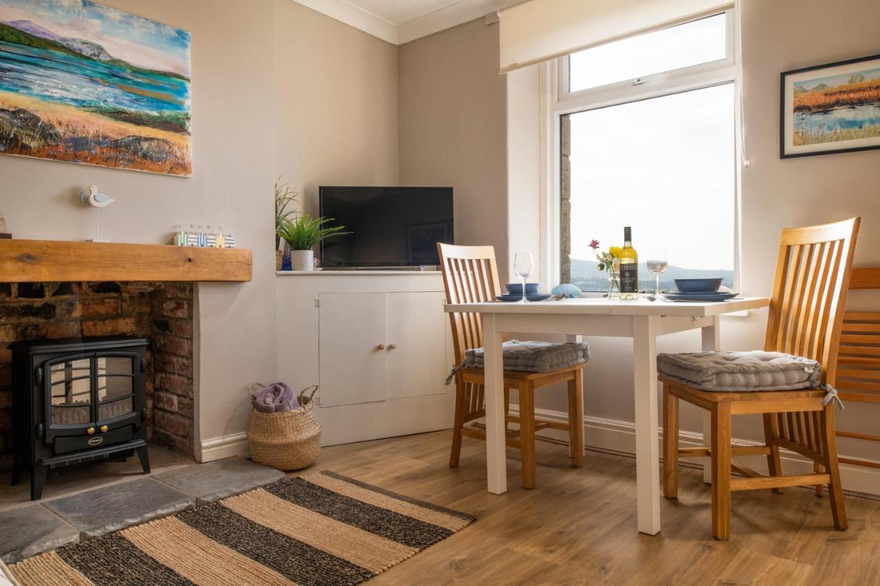 Villa Windy Ridge Terrace With Beautiful Sea Views, North Wales Coast Old Colwyn Exterior foto